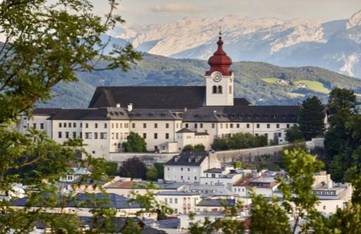 Cetatea Hohensalzburg: Istorie militară și medievală