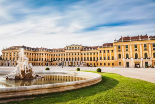 Explorând palatele imperiale din Viena: o călătorie prin timp.