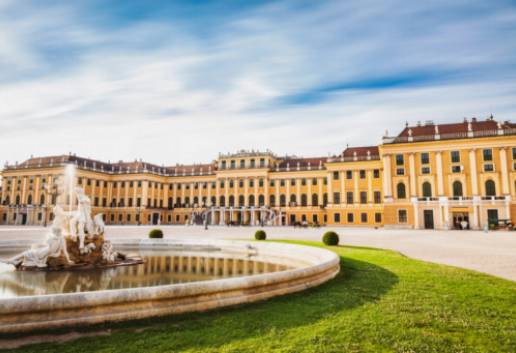 Palatul Schönbrunn Majestic: Îmbrățișând moștenirea regalității Habsburgice.