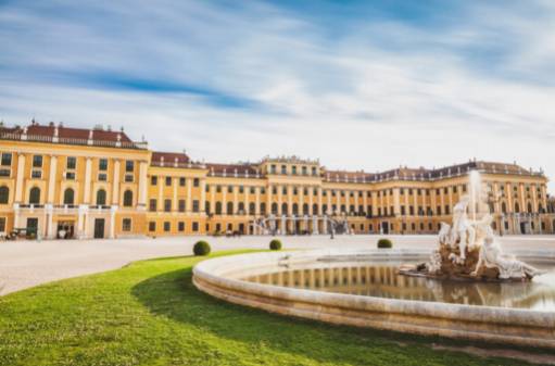 Explorând Grădinile Mărețului Palat Schönbrunn: O Rețetă Regală