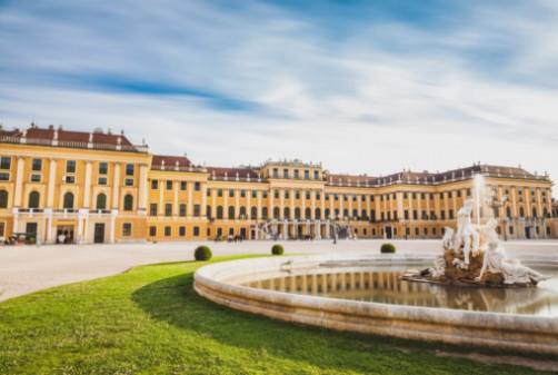 Volksgarten: Trandafiri romantici și monumente istorice