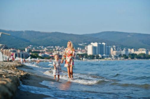 Hoteluri de pe plajă accesibile cu recenzii excelente