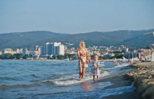 Stațiuni de plajă prietenoase pentru familii în Bulgaria.