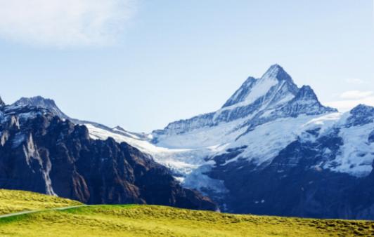 Arta producerii ciocolatei elvețiene: o bucurie alpină.