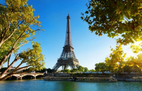 Influența culturală și spirituală a Catedralei Notre-Dame din Paris.