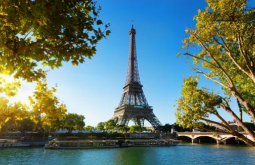 Monumente uitate: Dezvăluind siturile istorice neglijate din Paris.