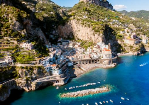 Capturarea momentului: Fotografie de nuntă pe Coasta Amalfi.