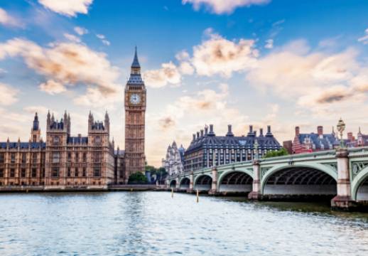 Cumpărături pe strada High din Oxford și strada Regent.