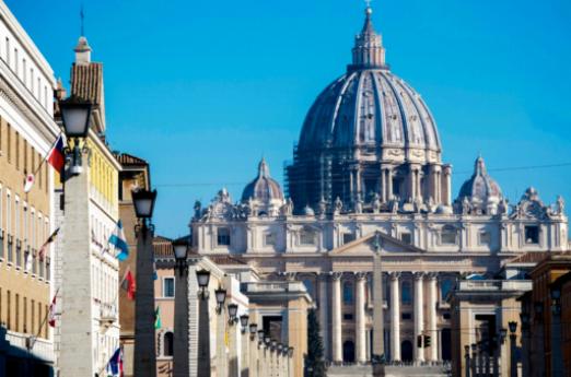 Vizitând Grottele Vaticanului